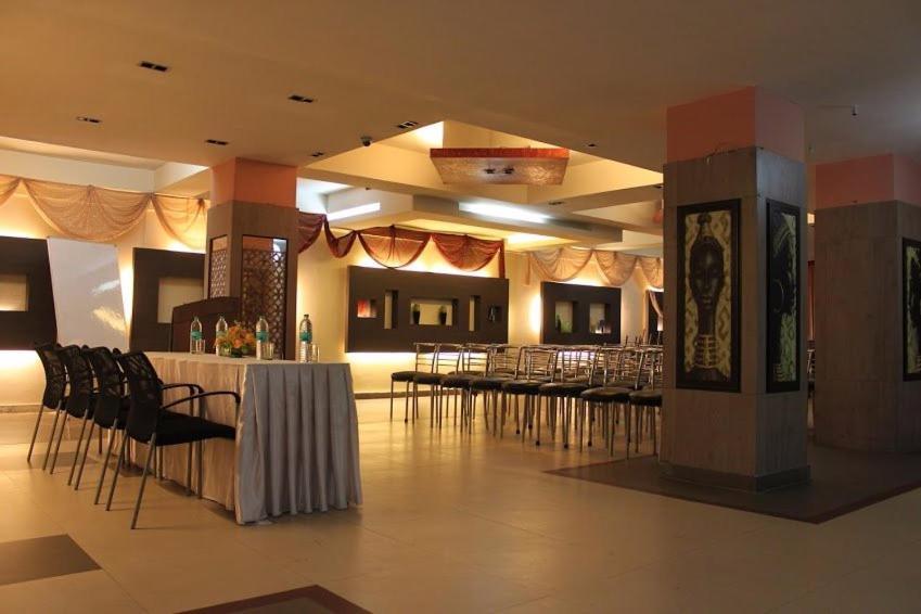 Hotel Majestic Shillong Exterior photo